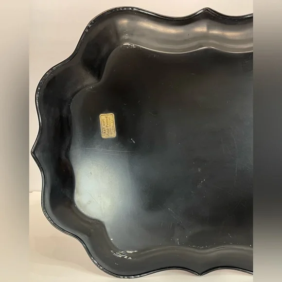 Vintage red metal hand painted toleware serving tray - Picture 9 of 16